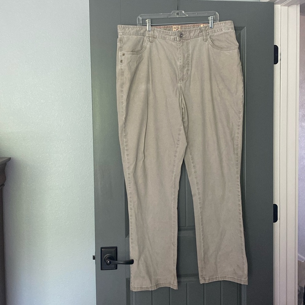 Size 42 light colored Red Head jeans